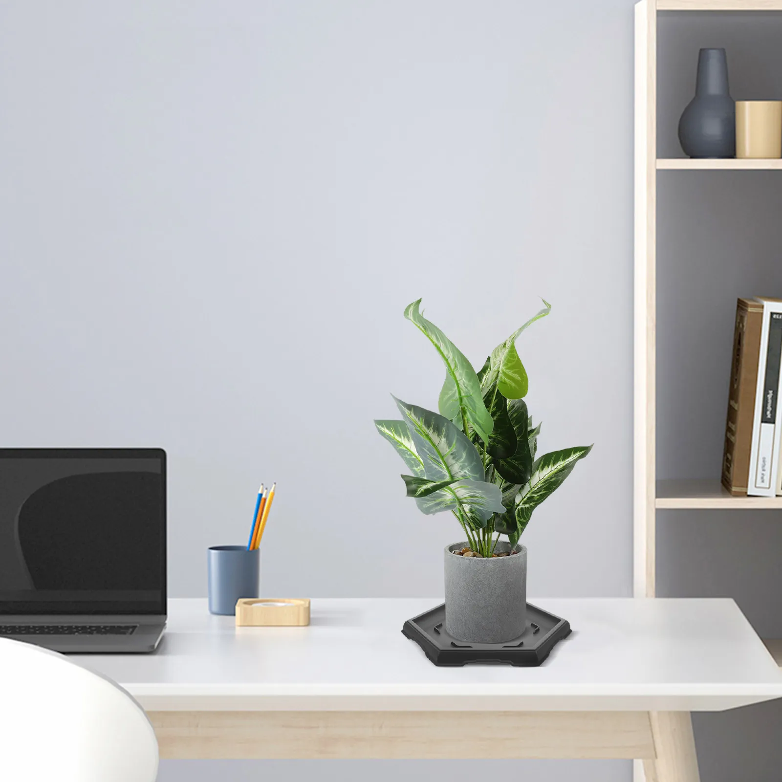 Hexagonal Plant Saucers for Houseplant Owners to Keep Floors Clean, 2 Black Plastic Trays, 25.80 x 22.20 cm, Indoor/Outdoor