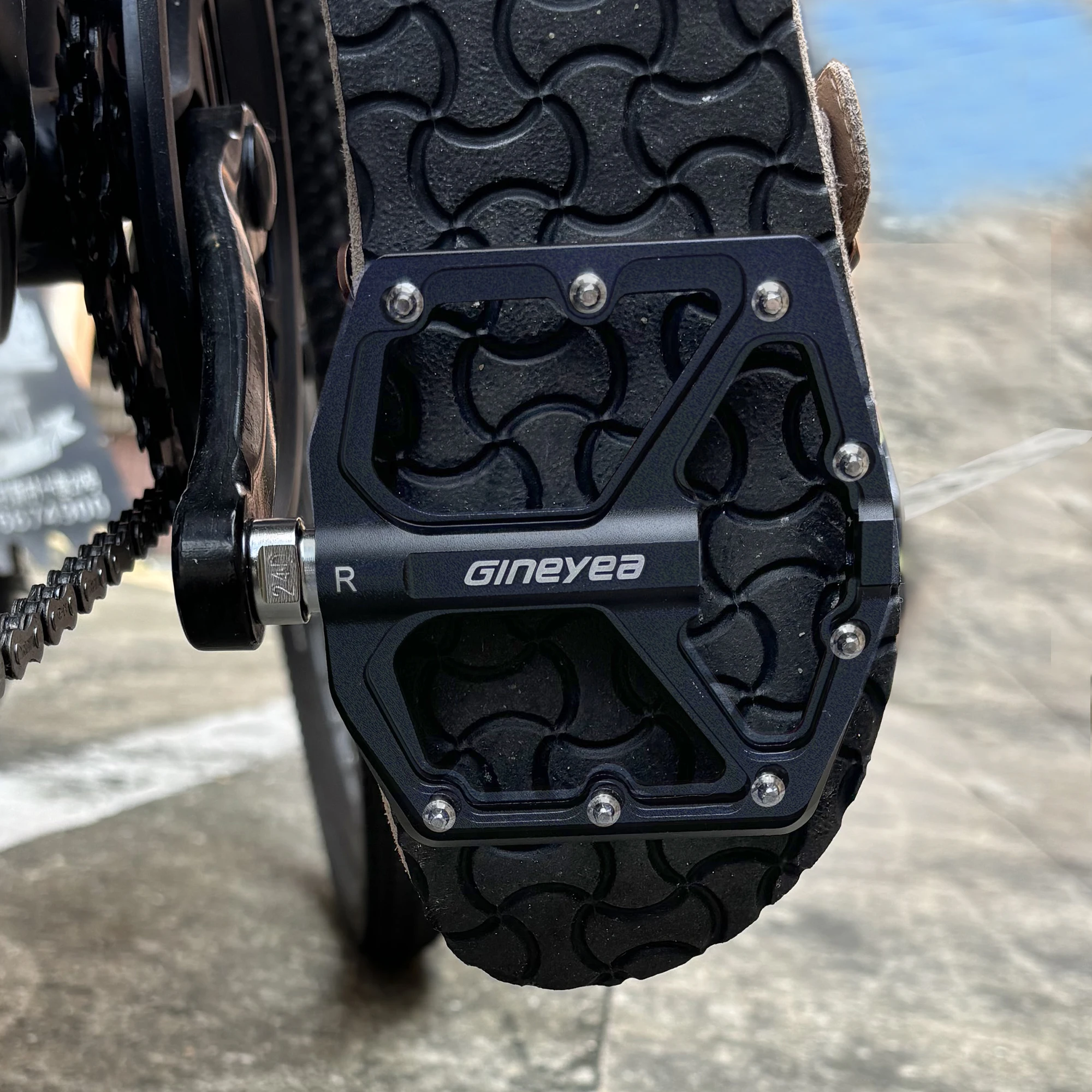 Gineyea Aluminium Alloy Bike Pedals, Seal Bearing Anti Slip Large Platform Flat Pedals Mountain Bike Road Bike BMX accessories image 6