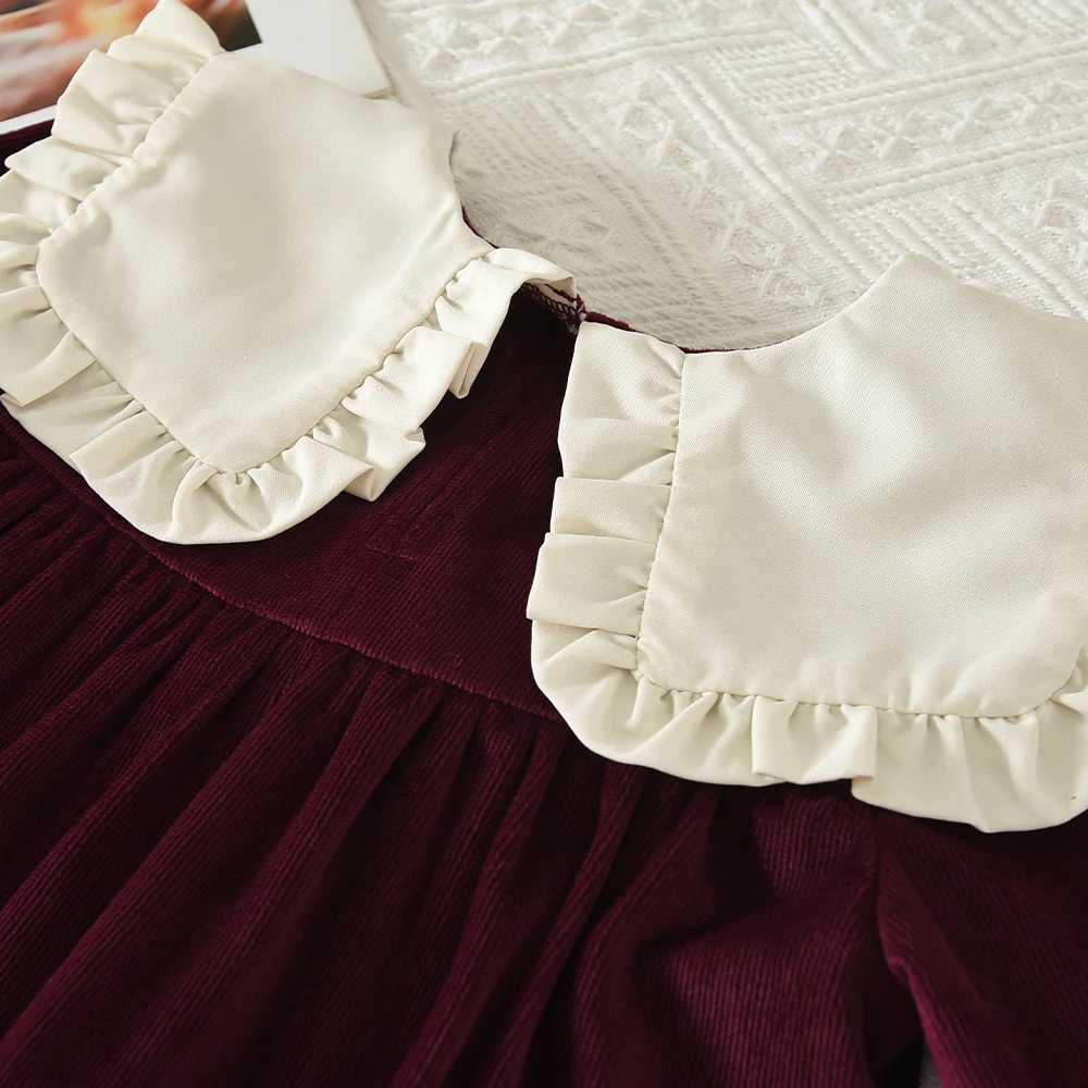 Frühlings- und Herbst-Neuheit: Weinrotes Retro-Prinzessinnenkleid mit Blumenstickerei, weißem Puppenkragen und langen Ärmeln für Mädchen. – Detail 5
