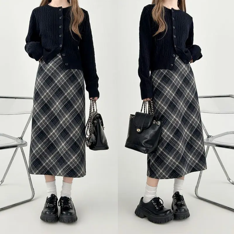 

Retro Classic Plaid Skirts Woolen Skirts for Women All Match Fall Winter Checkered Skirts Girl High Waist Split Midi Skirts