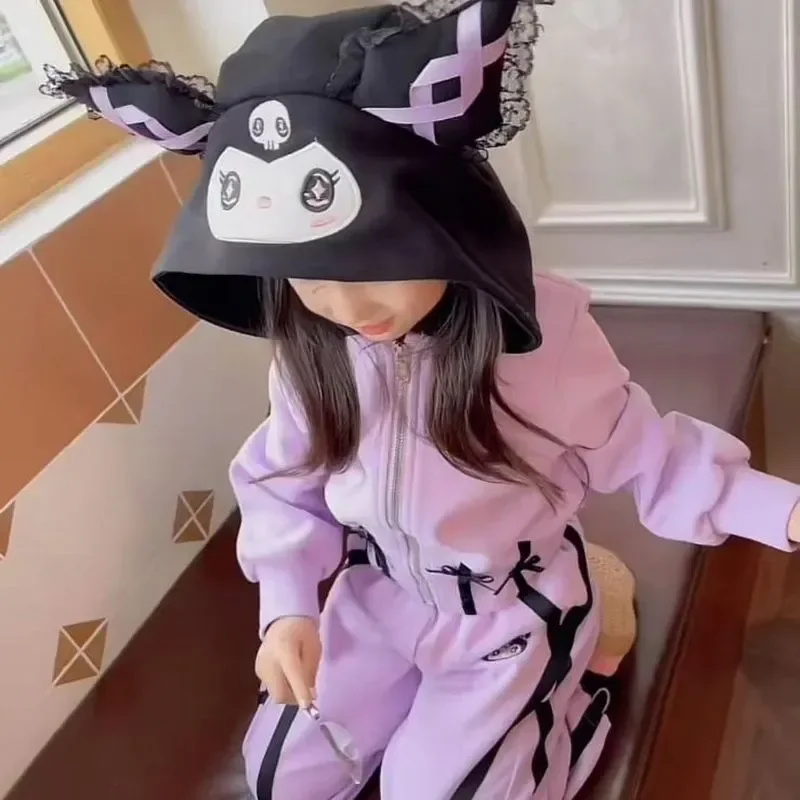 

Новинка 2023 г., хлопковая ткань Sanrio Kuromi с вышивкой из мультфильма, из двух частей, вышивка Kuromi, высококачественный костюм для отдыха, рождественские подарки