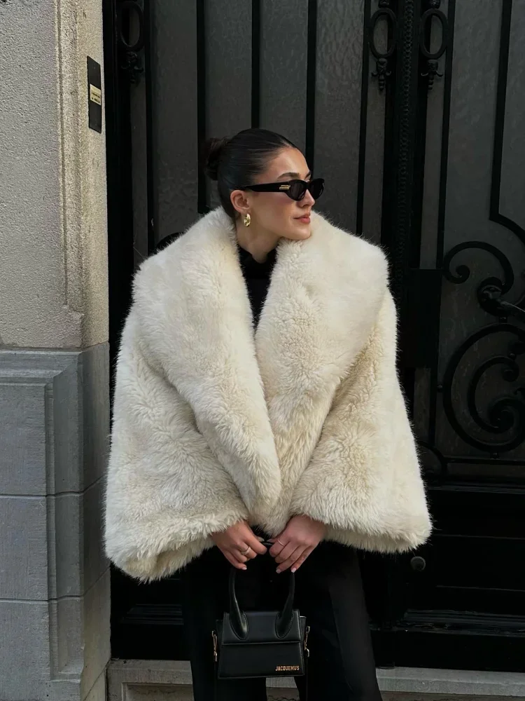 Women\'s Elegant White Faux Fur Short Coat Fashion Oversize Flare Sleeve Cardigan Jacket 2024 Fluffy Plush Warm Thicken Outerwear