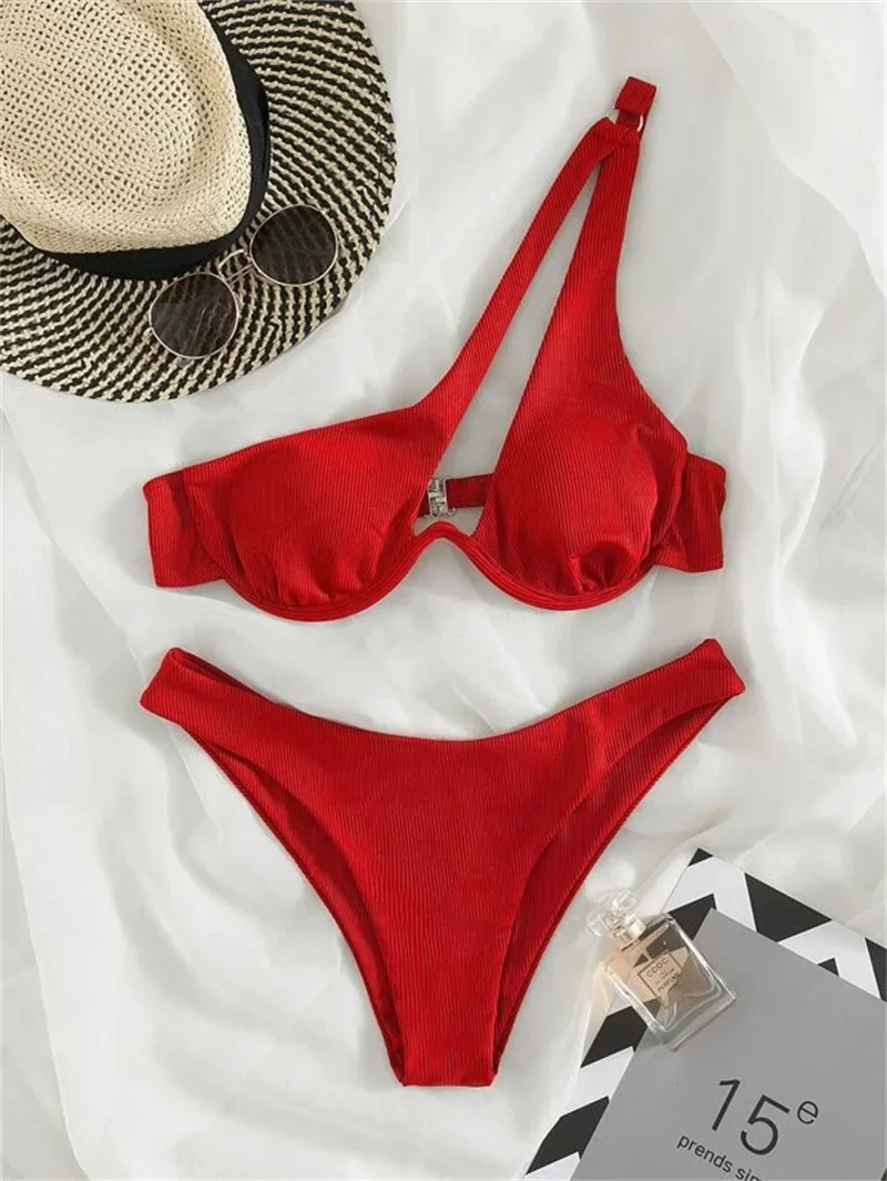 Conjunto de Bikini de un hombro para mujer, traje de baño Sexy con aro de realce rojo y negro, traje de baño brasileño recortado, Tanga, 2025