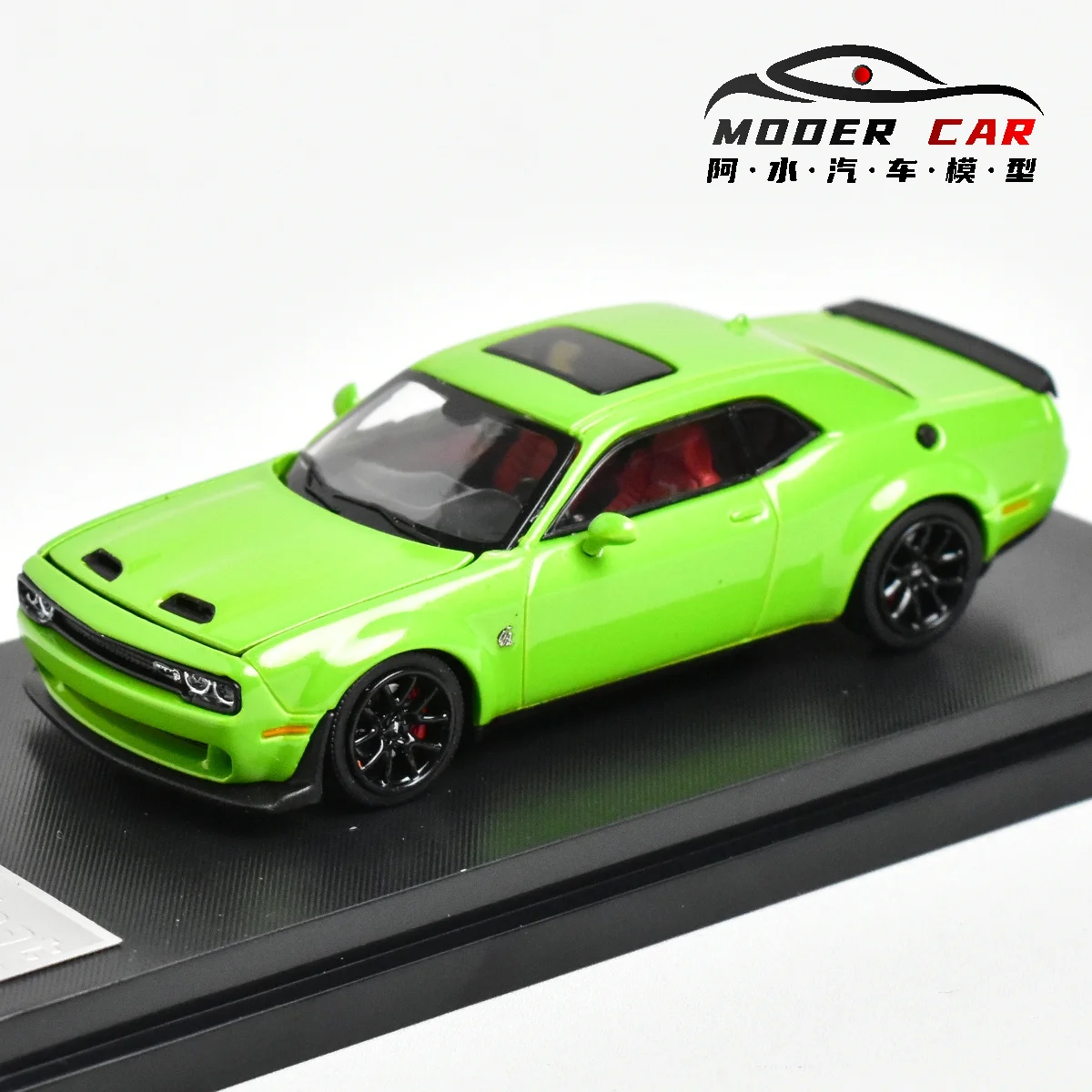 

Литая под давлением модель автомобиля SH 1:64 SRT Collection Hellcat