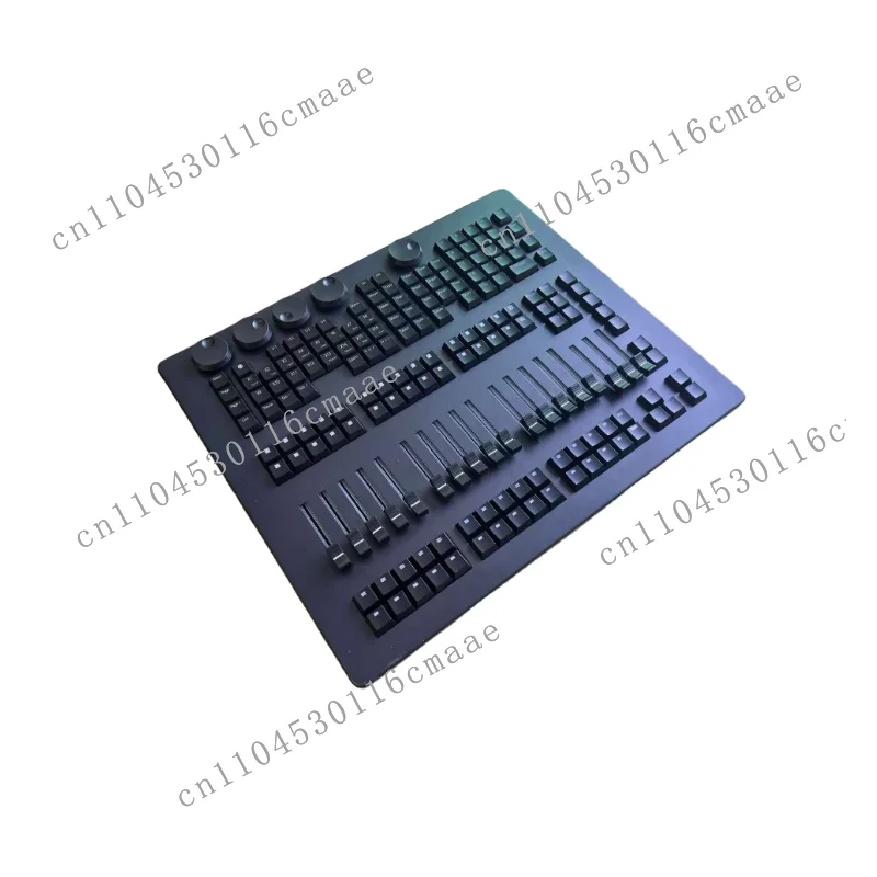 MA3 OSC high-tech console: MIDI 154 interactive buttons, 18 RGP faders, 5 rotary knobs