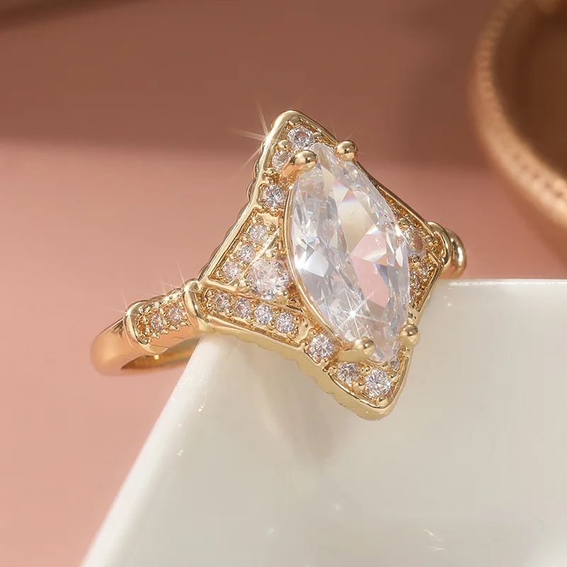 Vintage Elegant Inlay Water Droplet Synthetic Zirconia Ring Women's Wedding Engagement Ring Exquisite Fashion Jewelry