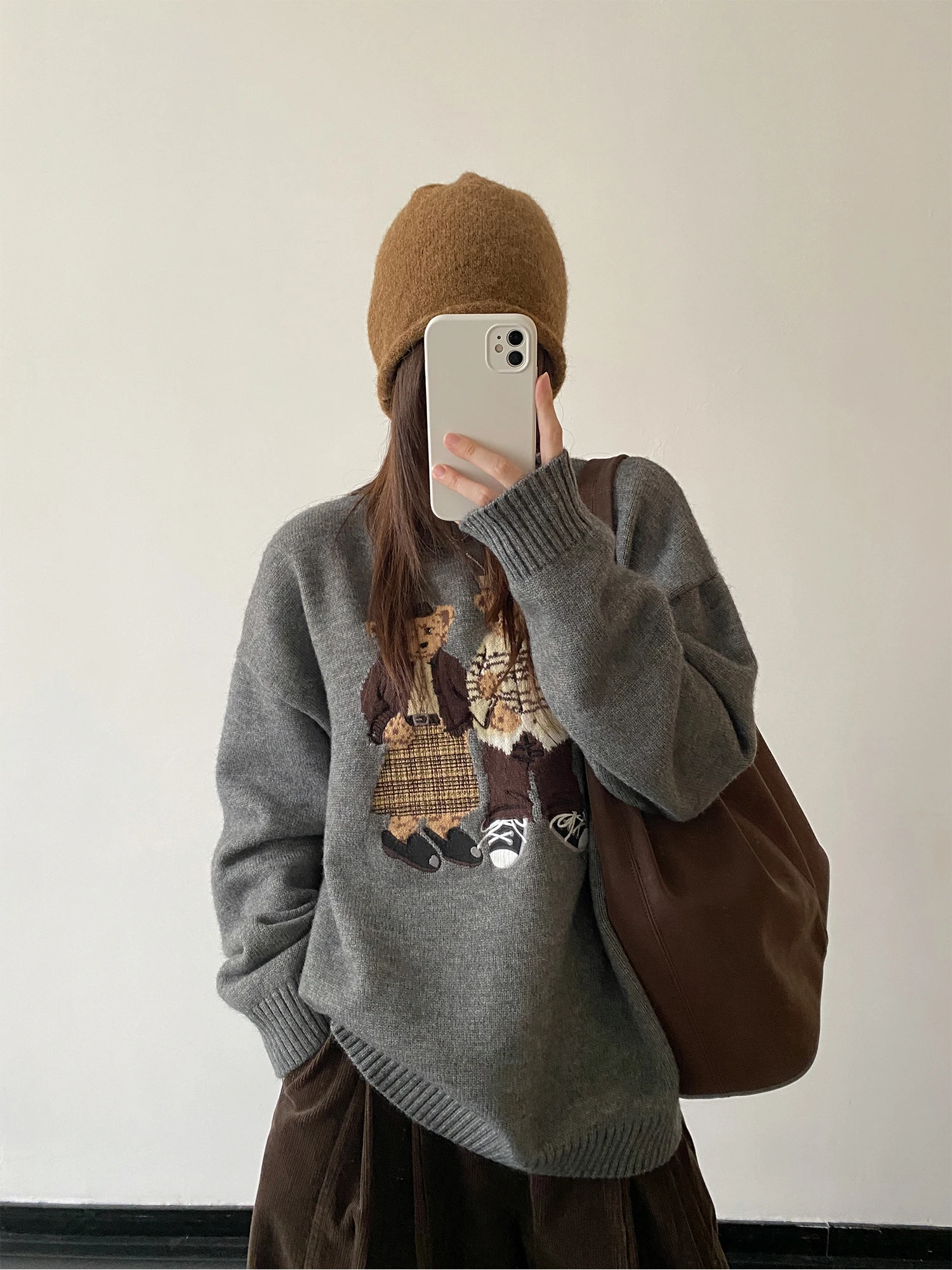 

SunYeo Vintage Cartoon Bear Knitted Sweater Women's Loose round Ne Autumn Winter Faion Versatile Warm Long Sve Top