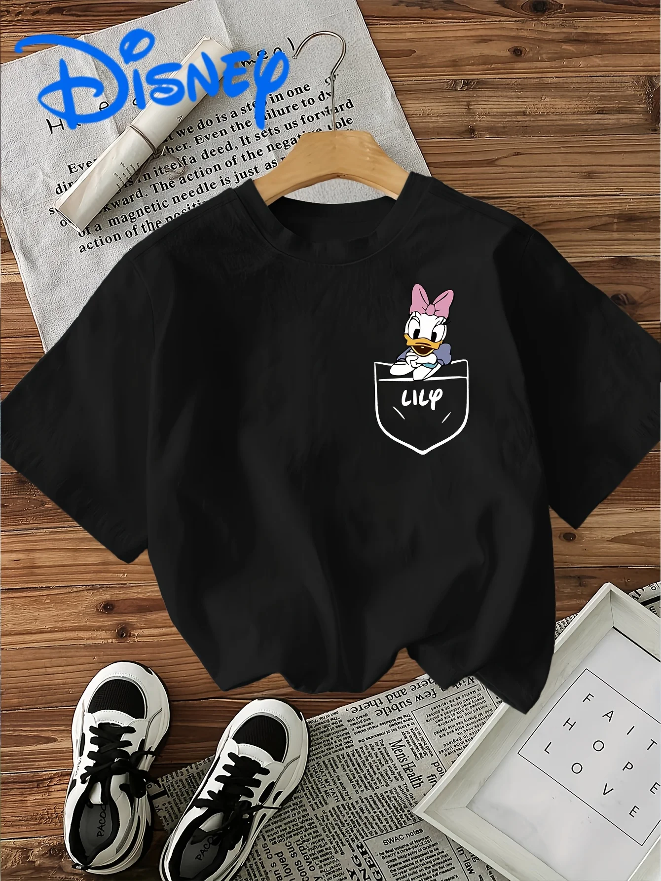 디즈니 데이지 덕 프린트 100% 반소매 티셔츠 - 편안하고 통기성이 있어 캐주얼, 여행, 휴가, 가족복에 적합