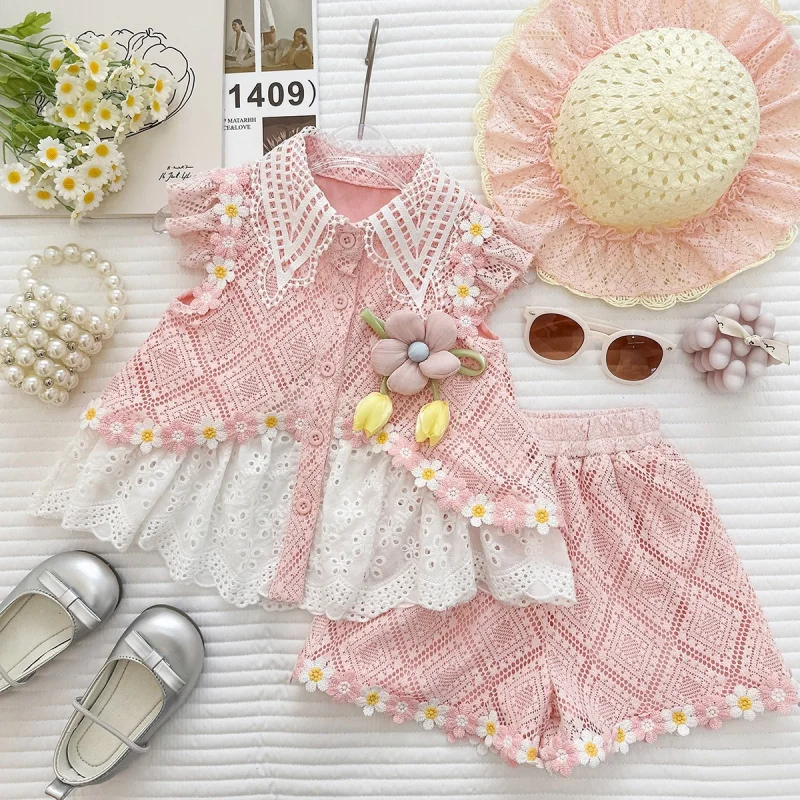 2026Summer girls' outfit new style lace floral flutter sleeve top and lace shorts princess two-piece set