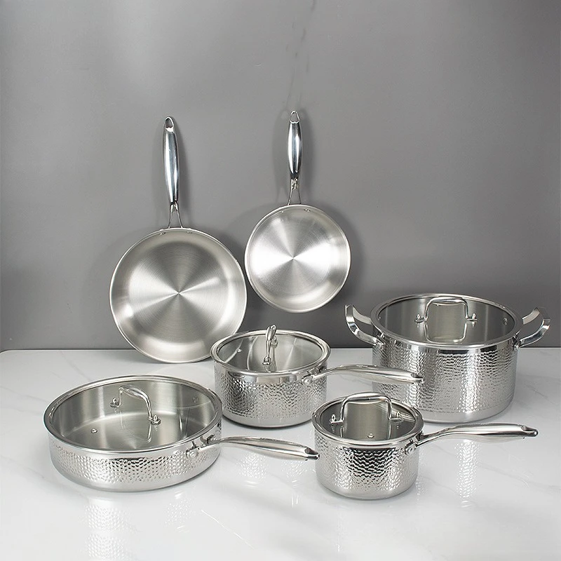Three-layer 304 stainless steel pot set, golden handle hammer surface, suitable for induction cooker oven