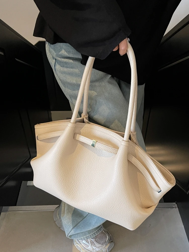 Interior compartment layout and lining