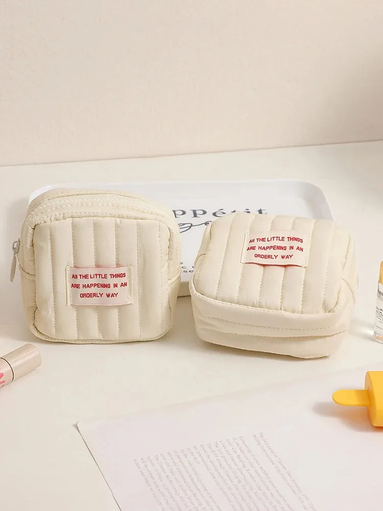 Koreanische Quadratische Kleine Kosmetiktasche für Studenten, Kleine Kopfhörertasche, Mädchen-Geldbörse, Tragbare Lippenstift-Aufbewahrungstasche – Detail 4