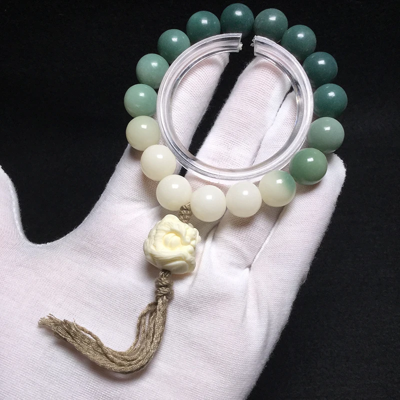Bodhi Root Yinpi Gradient Bracelet, paired with ivory powder pressed lion-tassel high-density hand-twisted men's collectible bra