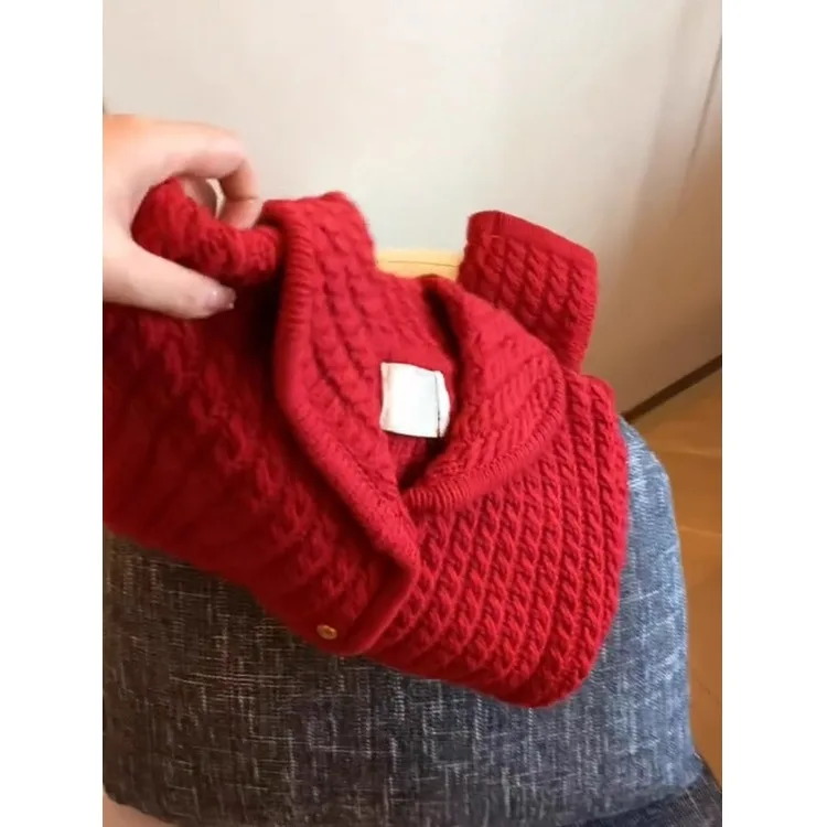 Nouvel An Rouge Twist Tricot Pull Cardigan Femme Hiver Nouveau Sle Haut Doux Tricot Vêtements D'extérieur Col montant Auto-Preservation...