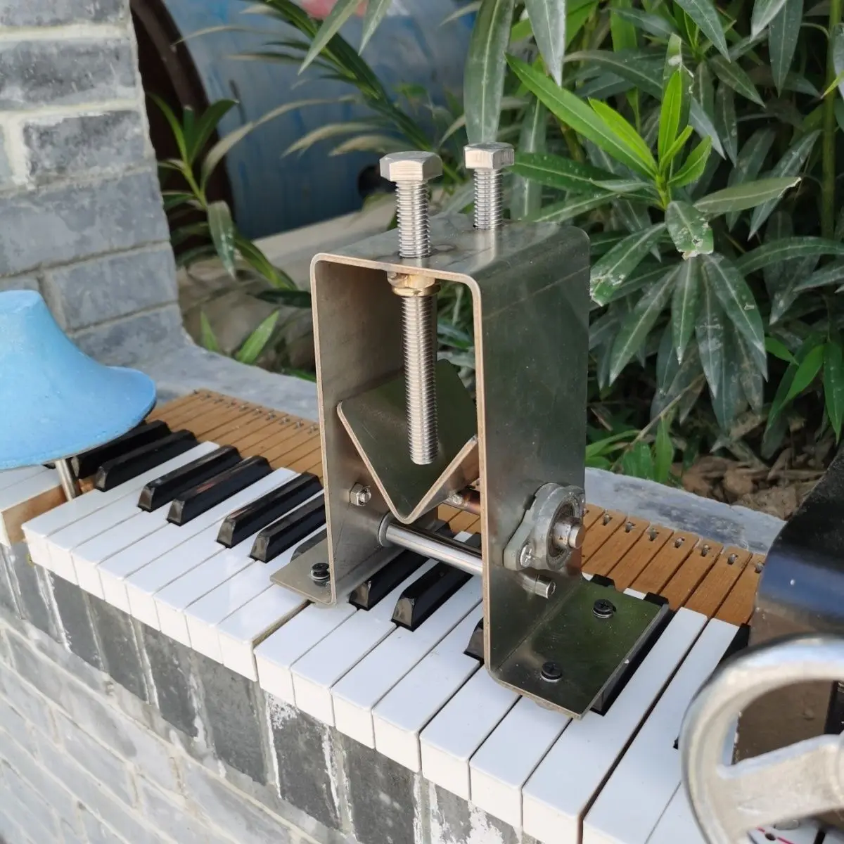 Copper tube instrument maintenance tool, caliper table, tiger pliers, gantry adjustable fixture, core, gold core rod, large drum