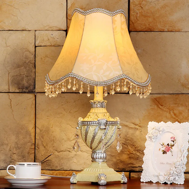 

European Style Bedroom Retro Fabric Cover Desk Lamp Living Room Study Bedside Warm And Fashionable Hotel Decoration Table Lamp