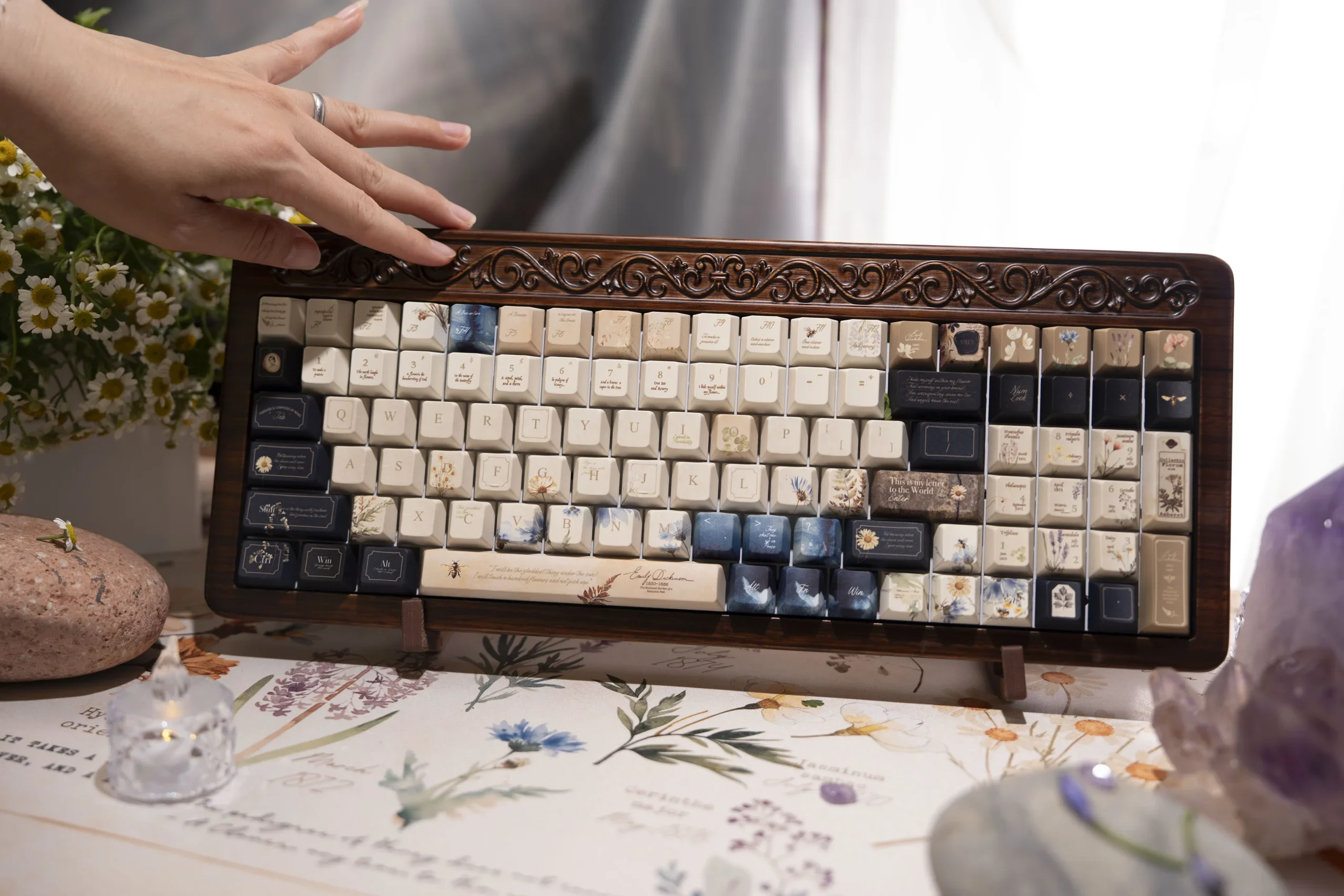 

Closed garden keycaps retro beautiful flower art customization