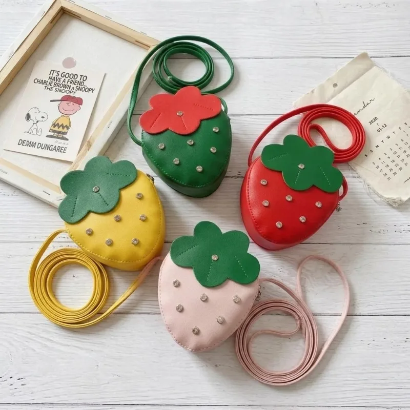 

Strawberry Crossbody Bag for Girls, Cute Kids Shoulder Bag, Fashion Zero Wallet, Versatile Small Handbag