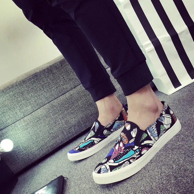 Trendy Graffiti Canvas Shoes Men Fashion Sneakers Flat Vulcanize Shoes Loafers Men Slip-ons Street Dance Shoes Tenis Masculino