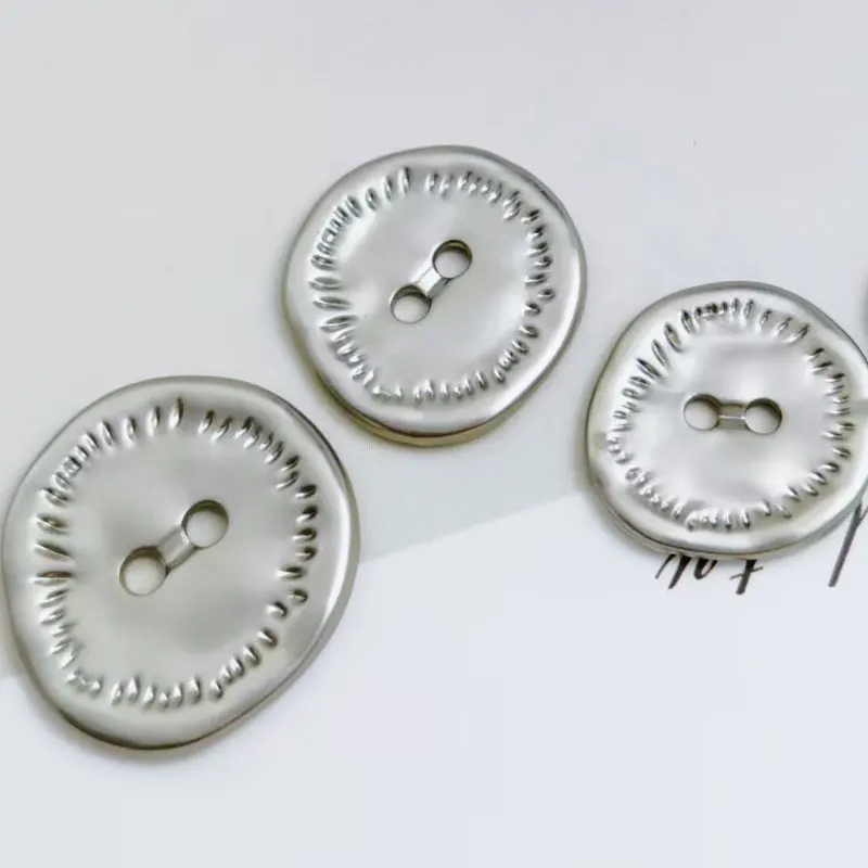 Metallknöpfe, 10-teiliges Set für Lederhandwerk, Nähen, Jacke, Mantel, Anzug, DIY, unregelmäßig, 2-Loch, Silber, Gold, Kupfer, Kleidungszubehör – Detail 3