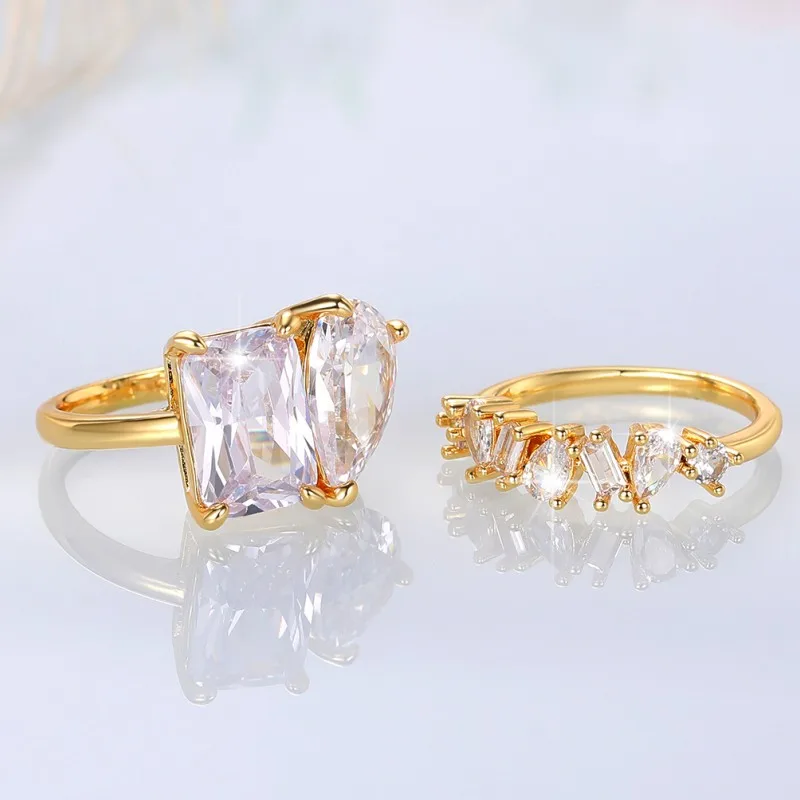 Huitan Hot Trend Pear Square Cubic Zirconia Crystal Rings for Women 2Pcs Set Gold Color Wedding Engage Accessories 2023 Jewelry