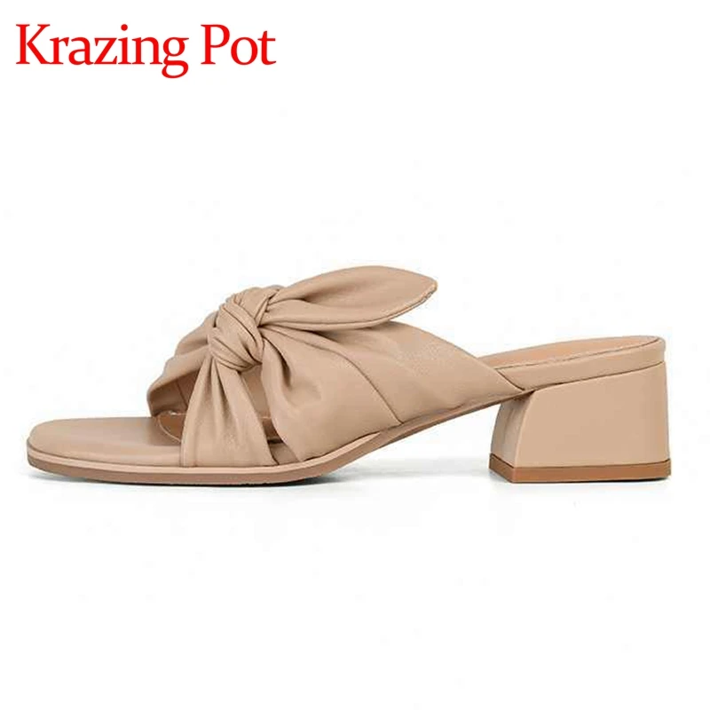 

Krazing Pot 2022 Summer Hot Sale Big Size Peep Toe Med Heel Slides Pleated Knotted Decoration Brand Women Outside Slippers L29