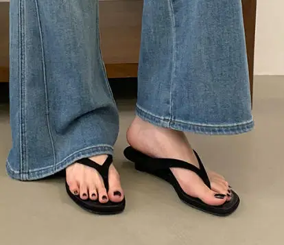 검정색