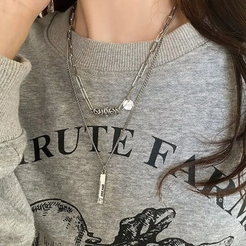 

Fashionable Women'S Double-Layer Square Chain Necklace, Personalized Coin Pendant Necklace, Silver Exquisite Layered Jewelry