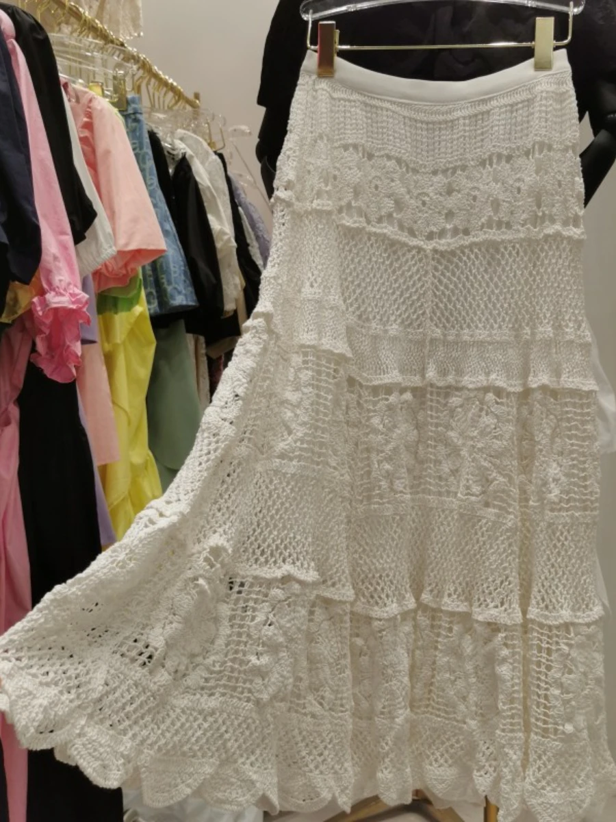 Elegant Palace Style Loose Lace Mid-Length Skirt for Women Early Autumn 2022 New Sexy Crocheted Hollow French Long Pleated Skirt