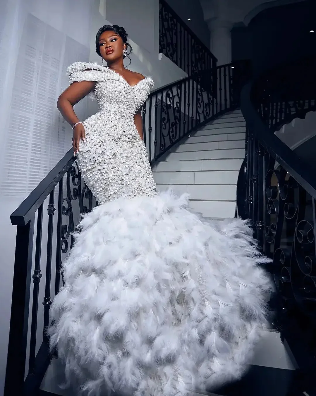 

Exquisite Mermaid Wedding Dress Off Shoulder Sleeveless Bridal Gowns Pearls Feather Sweep Train Dresses Custom Made
