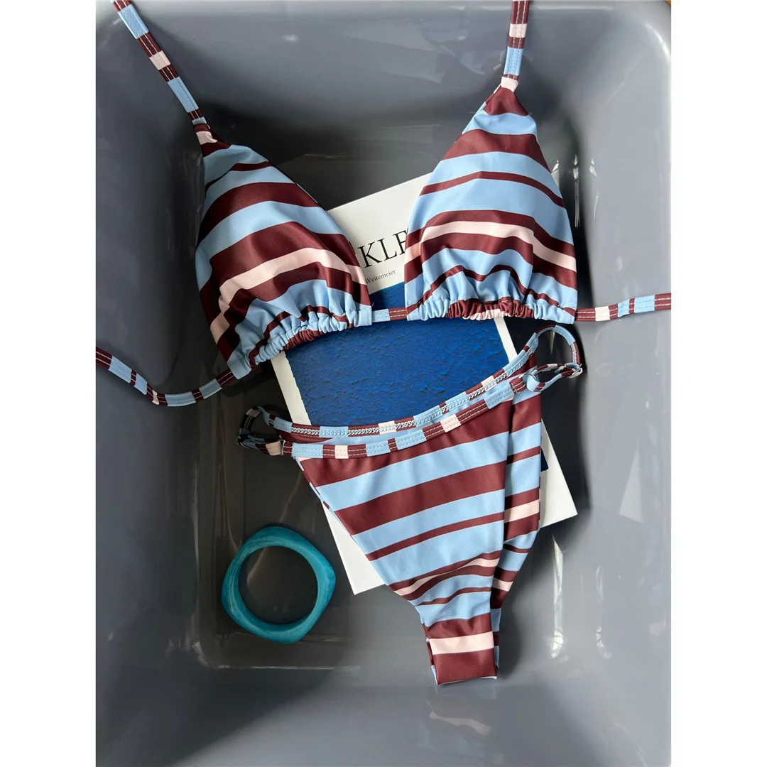 Gestreifter Neckholder-Bikini, Damen-Badeanzug, zweiteiliges Bikini-Set, hoch geschnittene Beine, gepolsterter Badeanzug, Badebekleidung, Schwimmbekleidung V8439 – Detail 7