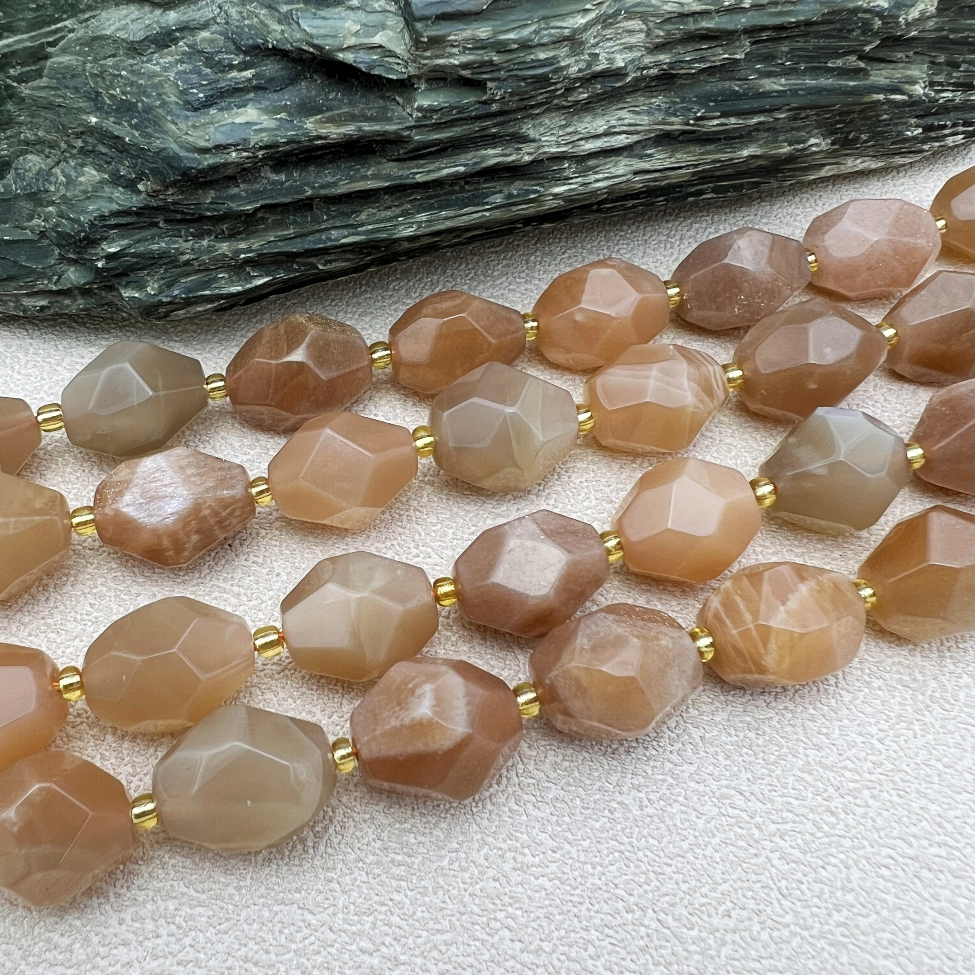 

Faceted Natural Peach Sunstone Cutting Nugget Beads For DIY Jewelry Making My240523