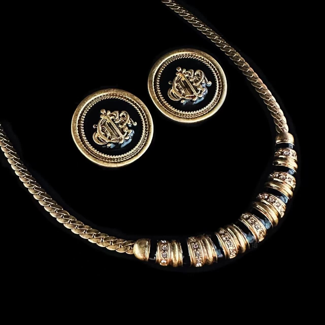 

Vintage Enamel Light Luxury Simple Jewelry Zebra Line Elegant High Sense Necklace Earrings Two-Piece Set Woman Jewelry Set New