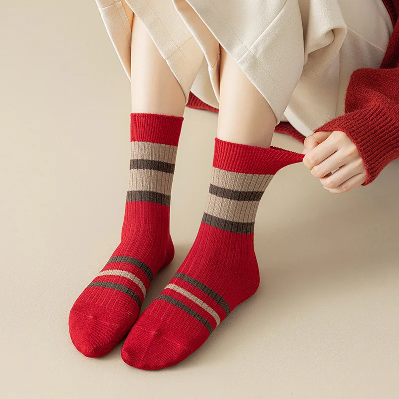 Red Socks Plaid Cotton Socks Mid-Tube Stockings For Women Stripe Women\'S Stockings Leisure New Year Socks Breathable Keep Warm