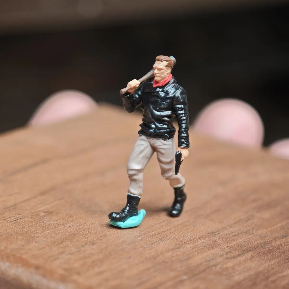 1:64 Figura fai da te in resina dipinta a mano modello statico Negan figurine garage scena auto Diorama