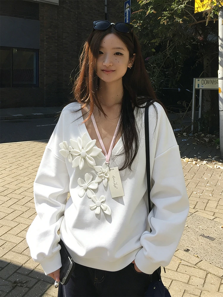 

Retro American White V-ne Sweatirt Women's Early Spring Design Sensation 3D Flower Casual Loose Slimming Long Sve Top
