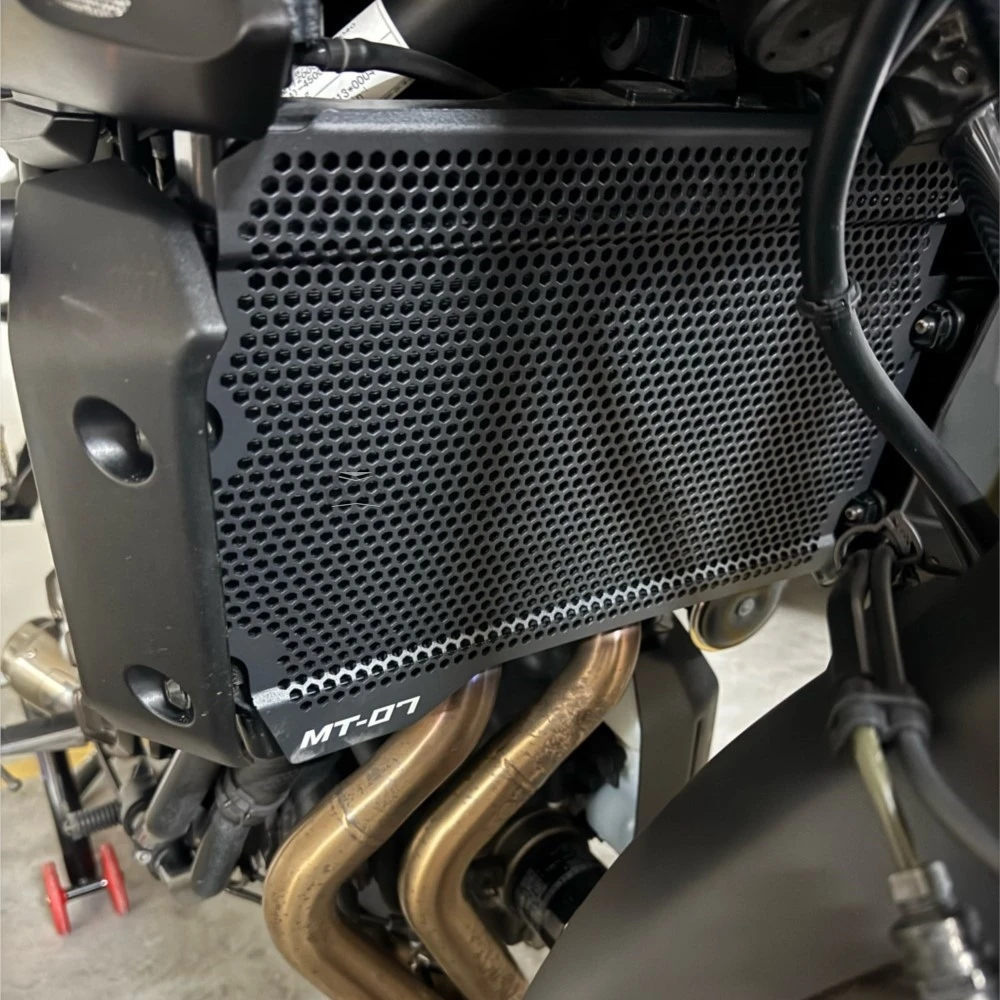 For Yamaha MT07 YZFR7 MT-07 FZ07 2014-2024 2023 2022 2021 2020 2019 2018 Radiator Grille Guard Protection Cover Protector