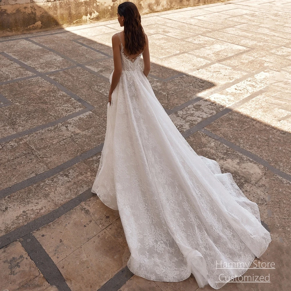 Customized Wedding Dress New Arrival V Neck Sleeveless Beading Sequined Lace Sweep Train Applique Bridal Gown for Bride