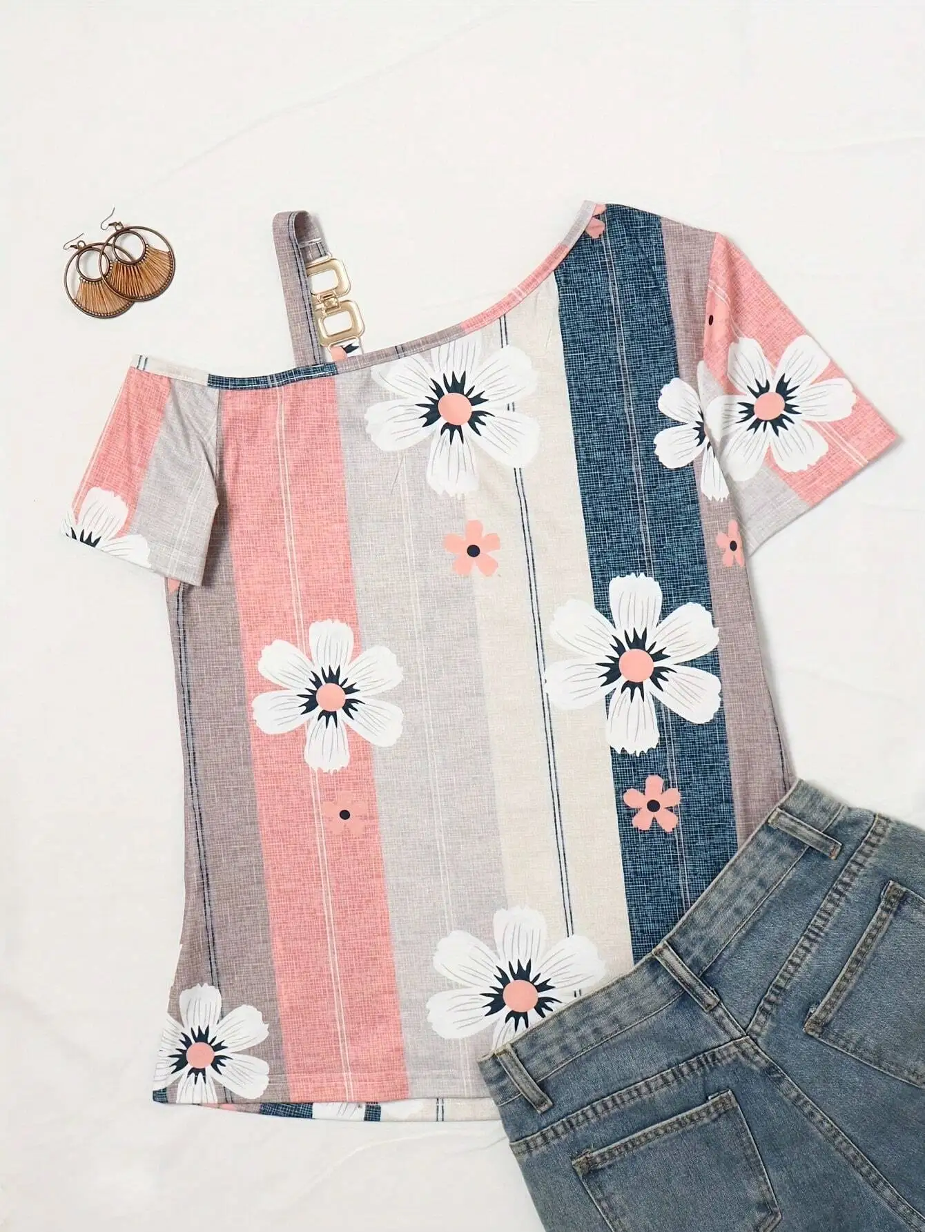 

Women Asymmetrical Neck Floral Print Striped Blouse Pink Summer Vacation Top