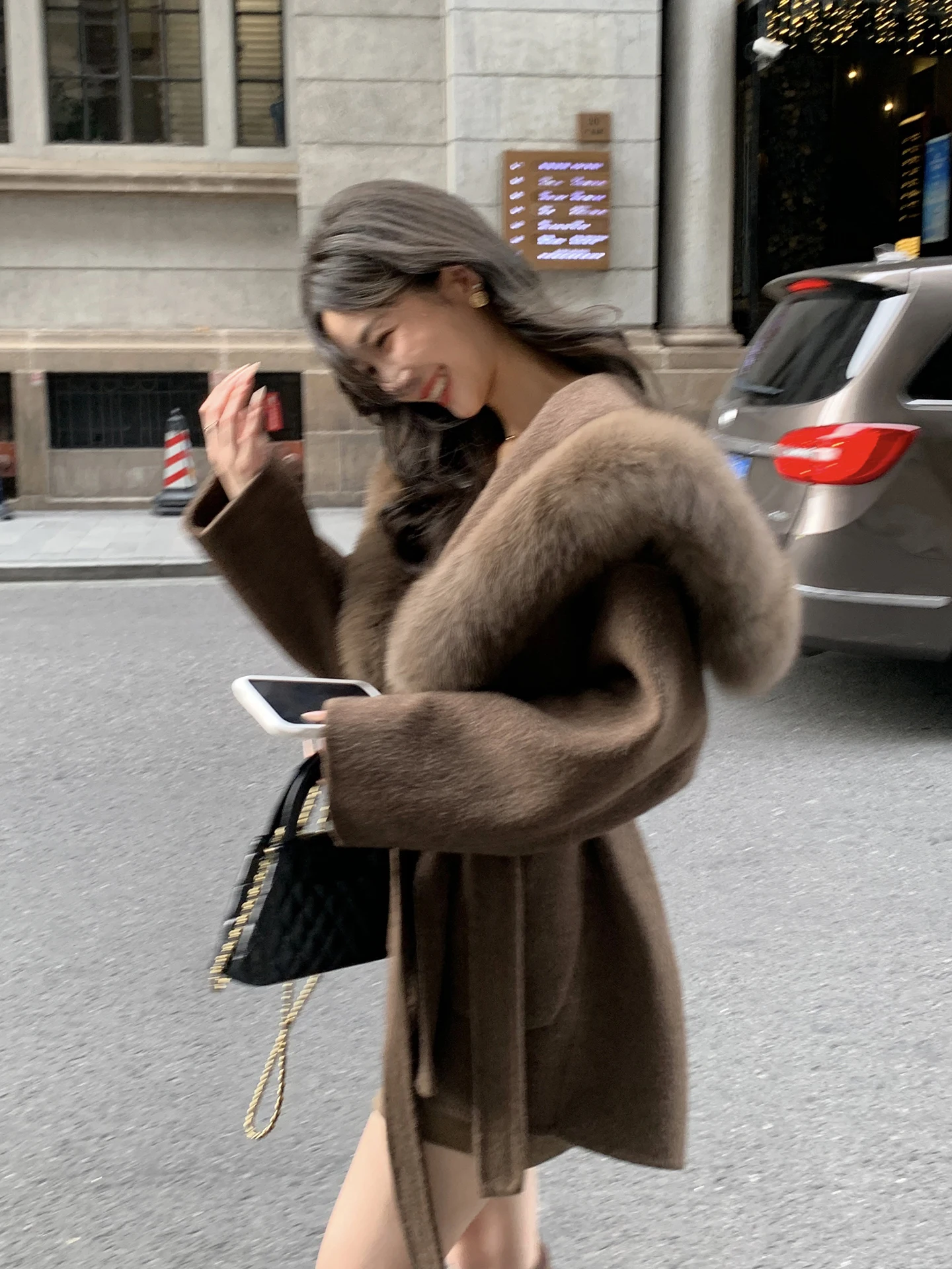 

Шерстяное пальто Snow Mountain с двойным воротником, темно-синим воротником и большим меховым воротником, с поясом, женская зимняя верхняя одежда, корейский стиль