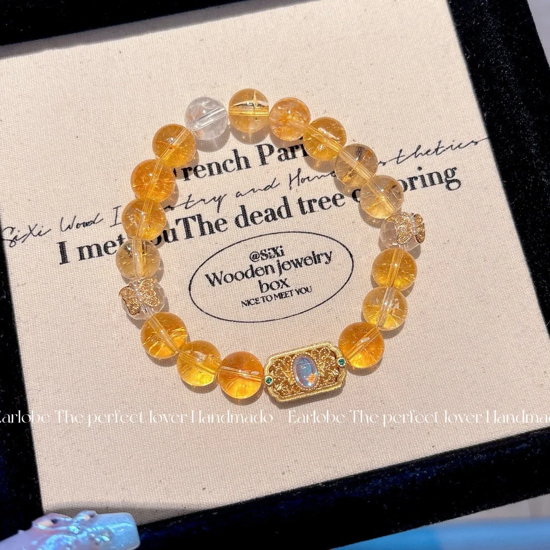 

Cotton wool pattern white crystal butterfly pearl sand gold bracelet versatile design bracelet high-end light luxury new jewelry