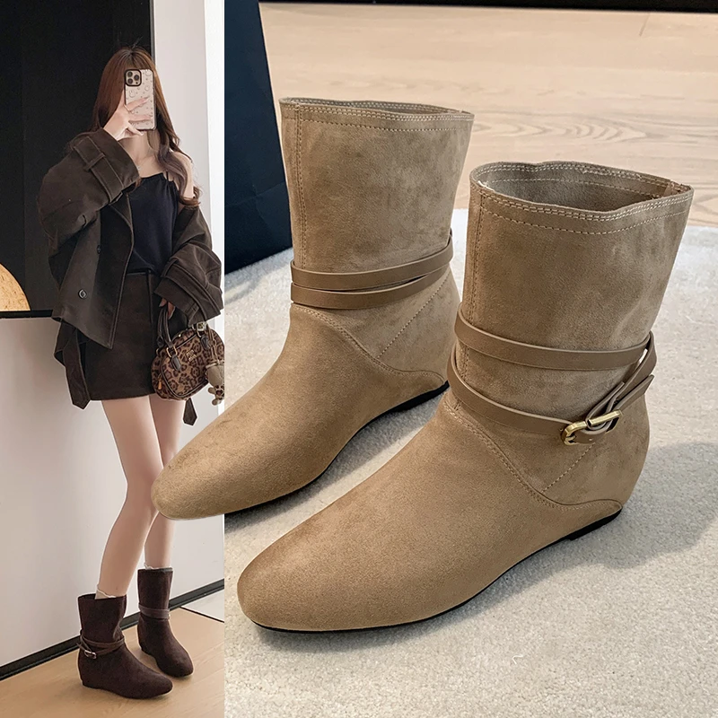 

2025Women European and American Fashion Buckle Pleated Short Boots Autumn and Winter New Flat Boots