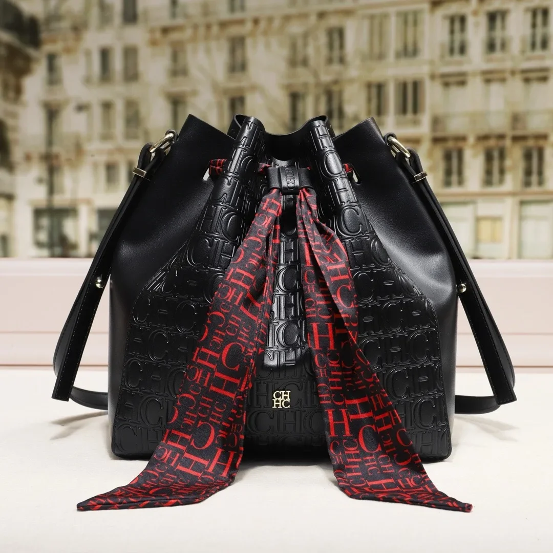 

2025 CHHC Luxury High-End Minimalist Clutch Bag Elegant Leather For Women With Letter Logo Design Solid Color