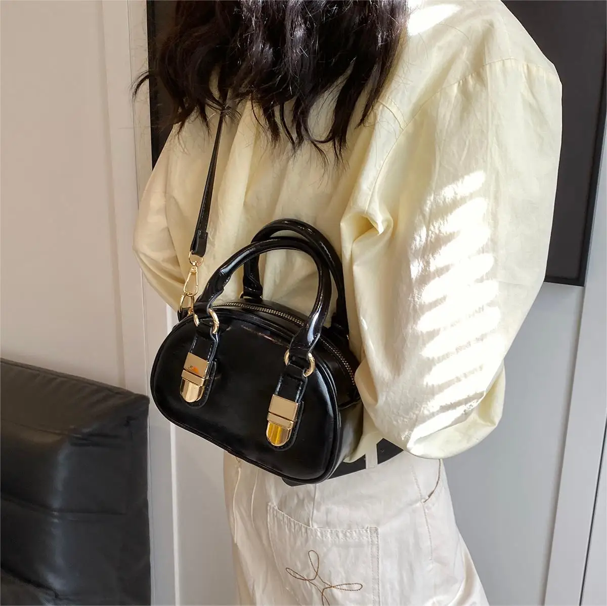 

2025 New Vintage Small Square Bag for Women, Genuine Leather Multi-way Shoulder Crossbody Purse, Retro Chic Large Capacity Tote