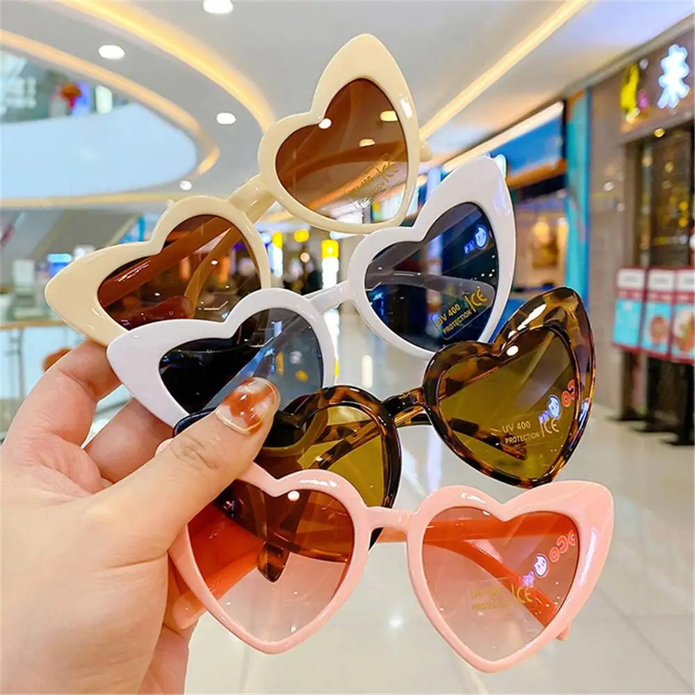 

Costume Accessories Boys Girls Party Favor Street Shooting Sunglasses Children Sun Glasses Heart Shaped Kids Sunglasses