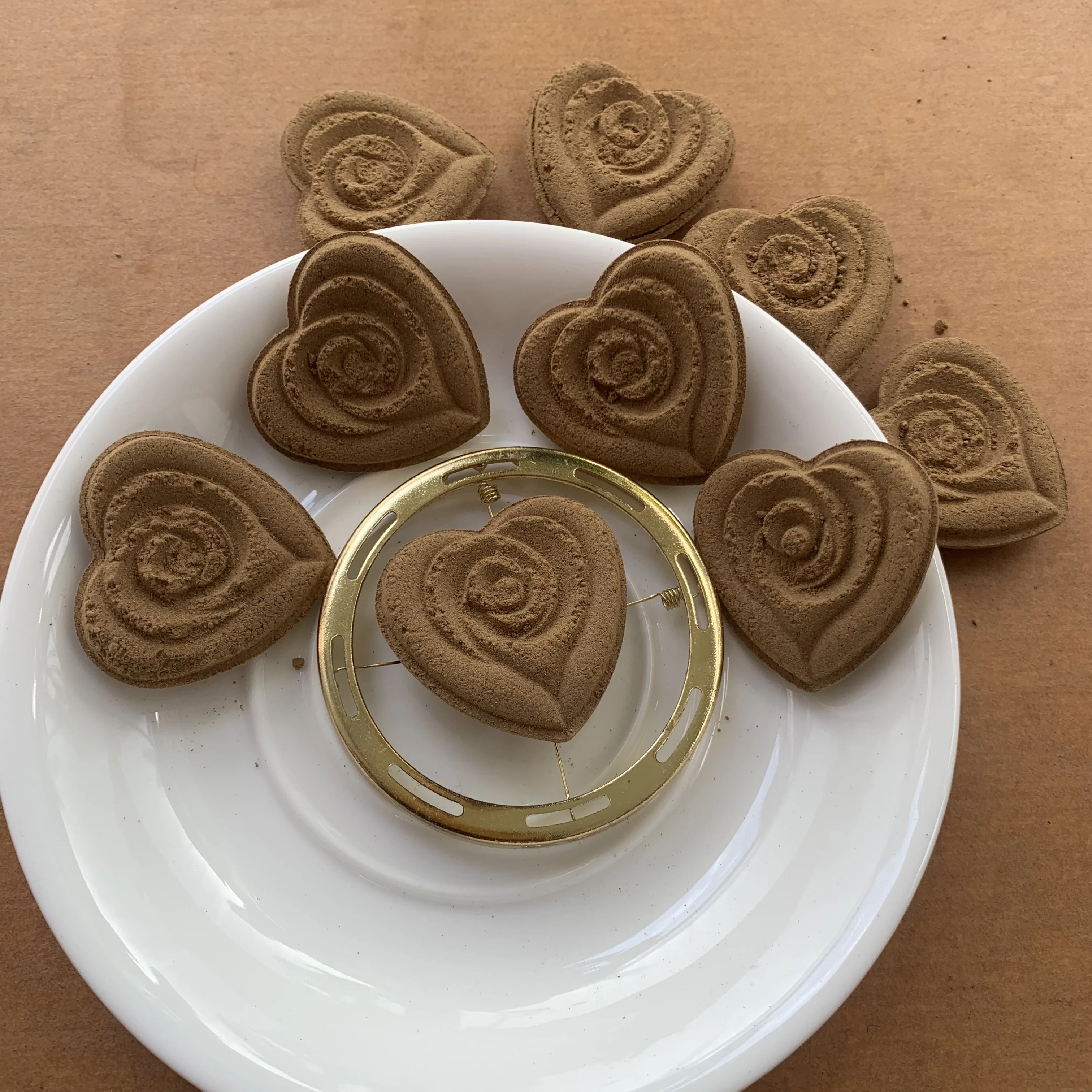 قلب الورد شكل العود الطبيعي البخور 100% اليدوية رائحة العود الجيدة هدية عيد ميلاد هدية عيد الحب هدية الزفاف هدية عيد