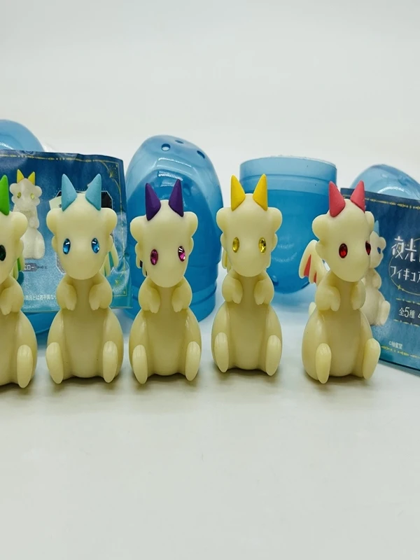 

Светящаяся японская аниме-фигурка дракона, ночник, маленький Flng, дракон, украшение, игрушка, коллекционный предмет для детей от 6 лет и старше