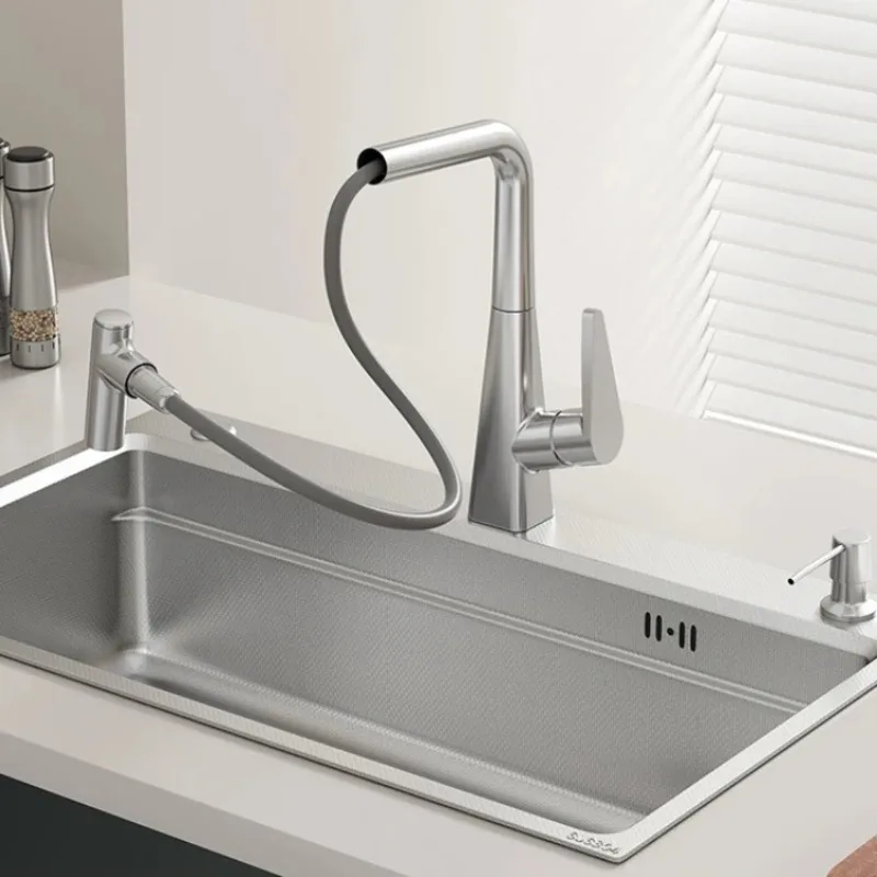 Kitchen Splash-Proof Wonder: Omni-Directional Rotating &Retractable Spout Hot & Cold Water Mixing Tap Anti-Splash Kitchen Faucet