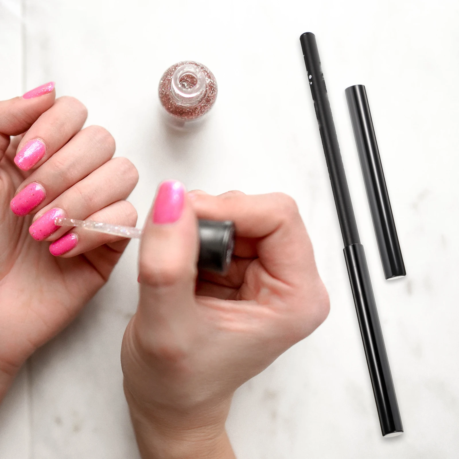 

6pcs Pen Practical Pen Caps Caps Acrylic Manicure Protectors Black White Practical Long Lasting Durable Nail Covers