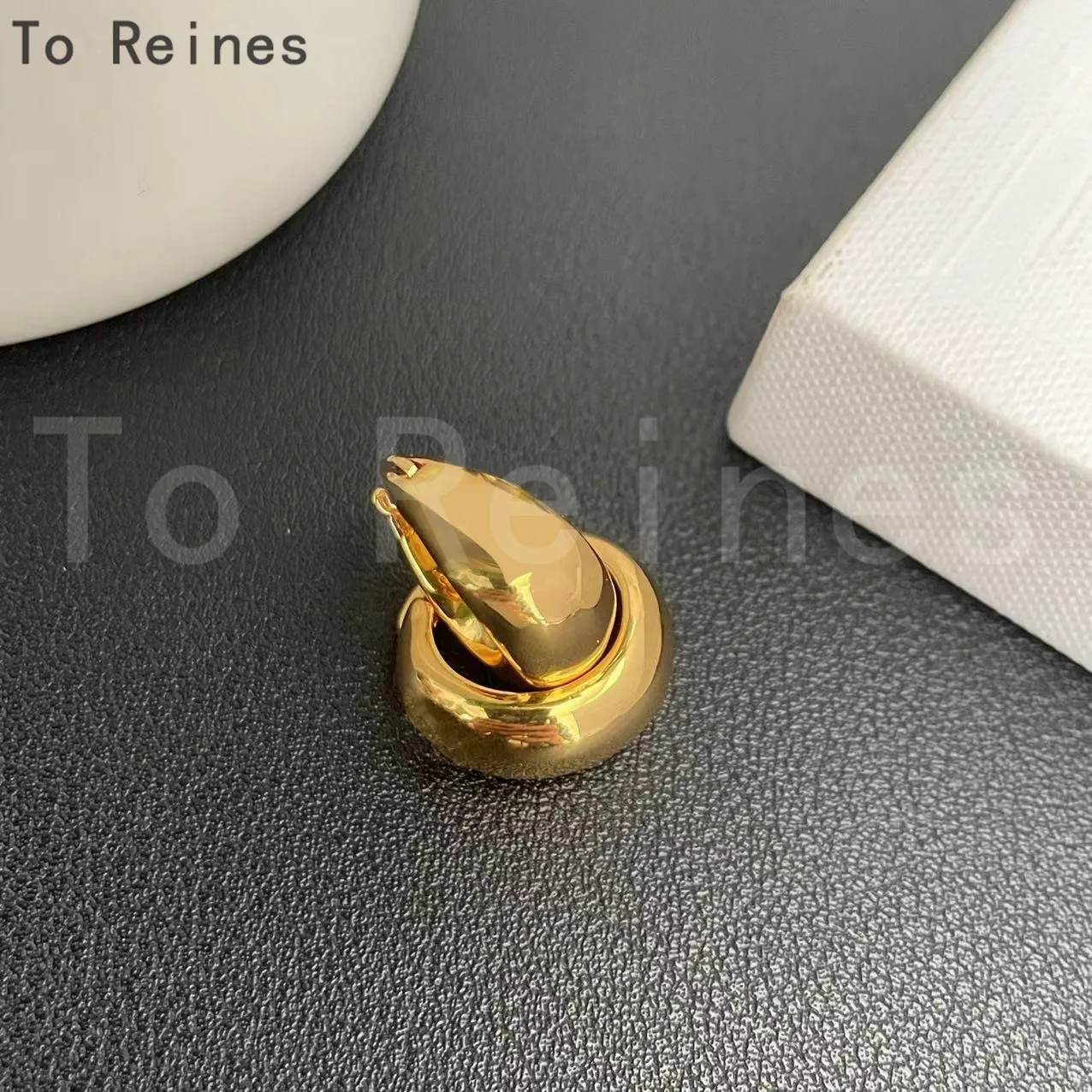 To Reines French Style Light Luxury Advanced Gold C- shaped Earrings Smooth Round Chunky Eardrop For Women Vintage Jewelry Gift